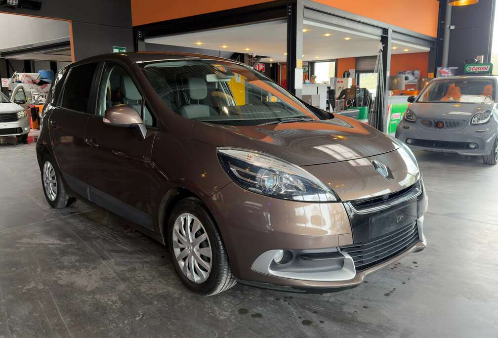 Renault Scenic 1.6i Latitude/12 mois de garantie