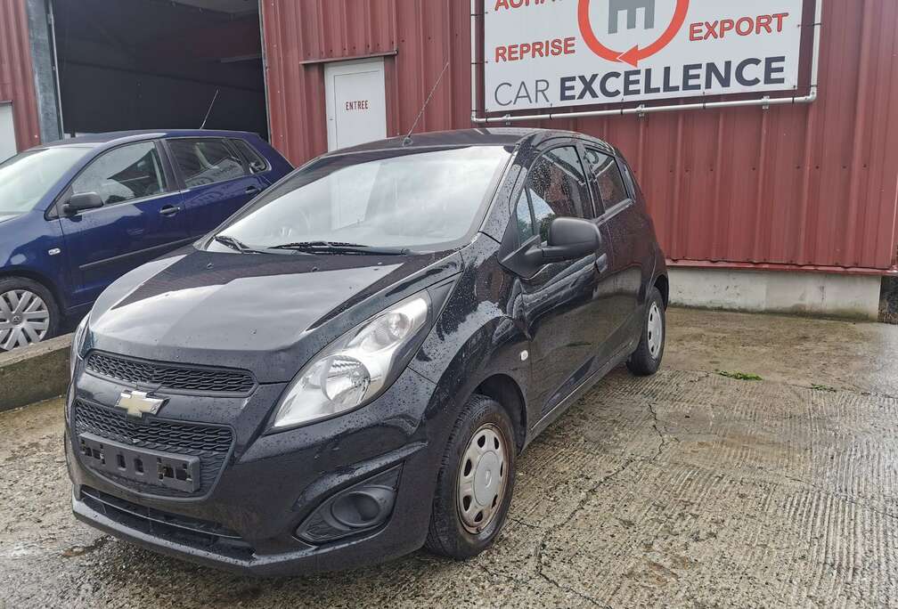 Chevrolet 1.0i LT