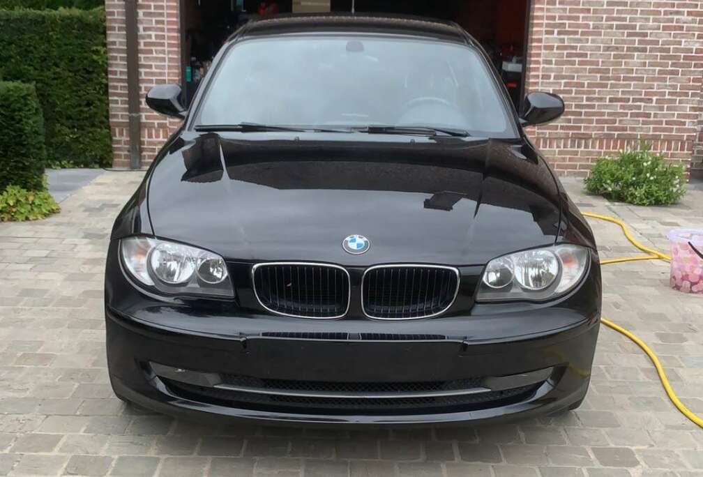 BMW d Crossed Flag