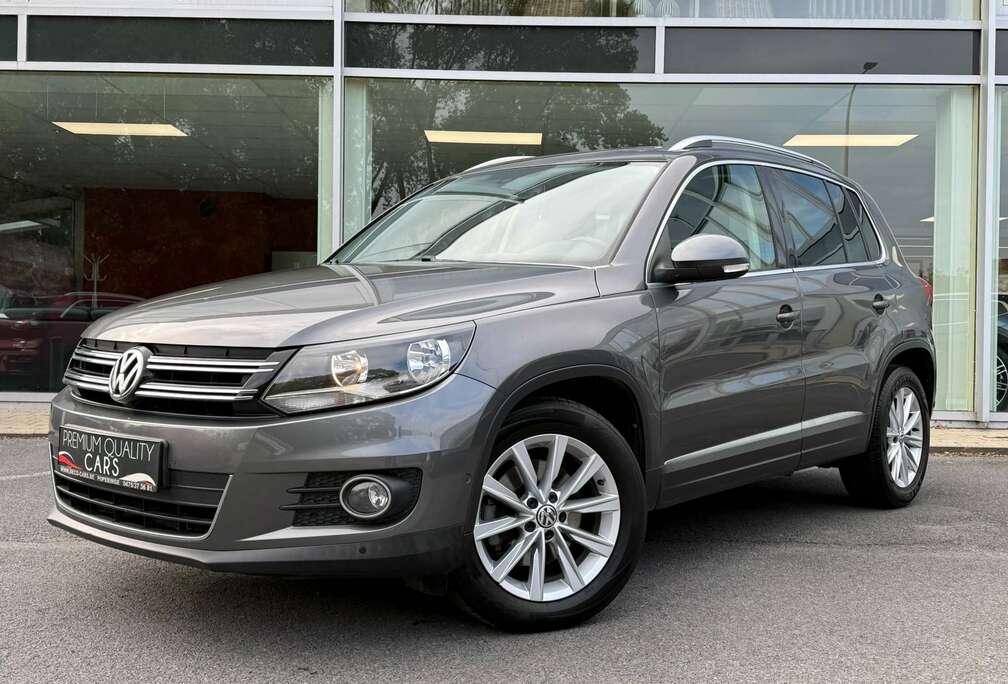 Volkswagen PANO / PARKEERSENSOREN / ZETELVERWARMING / LEDER /