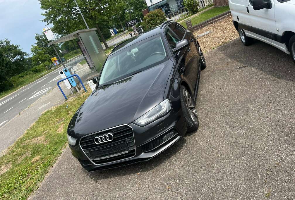 Audi A4 Avant 2.0 TDI DPF multitronic S line Sportpaket
