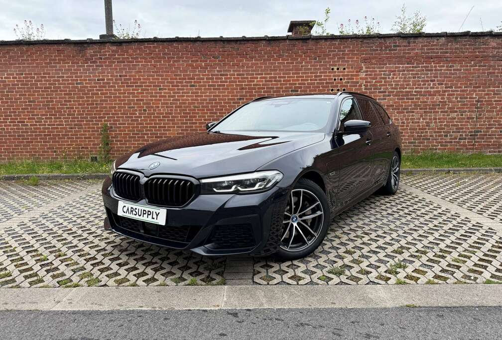 BMW Touring 520eAS PHEV - M-Sport - Comfort acces - Shadowline - Adaptive Cruise Control - Camera - sfeerverlichting ambient