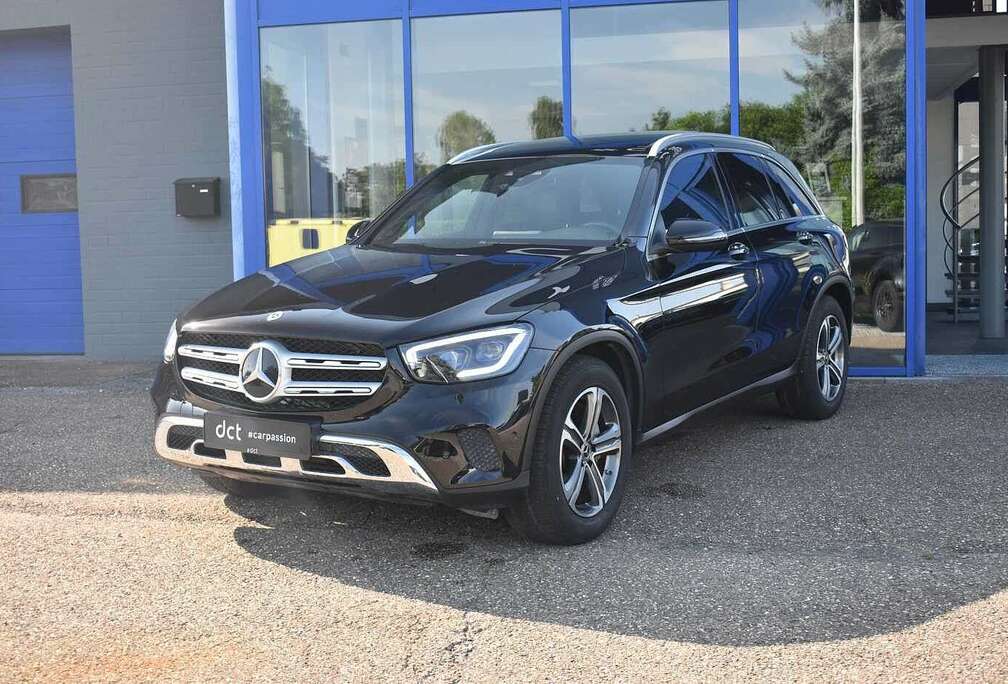 Mercedes-Benz 4-Matic Panoramic roof Blind spot Camera
