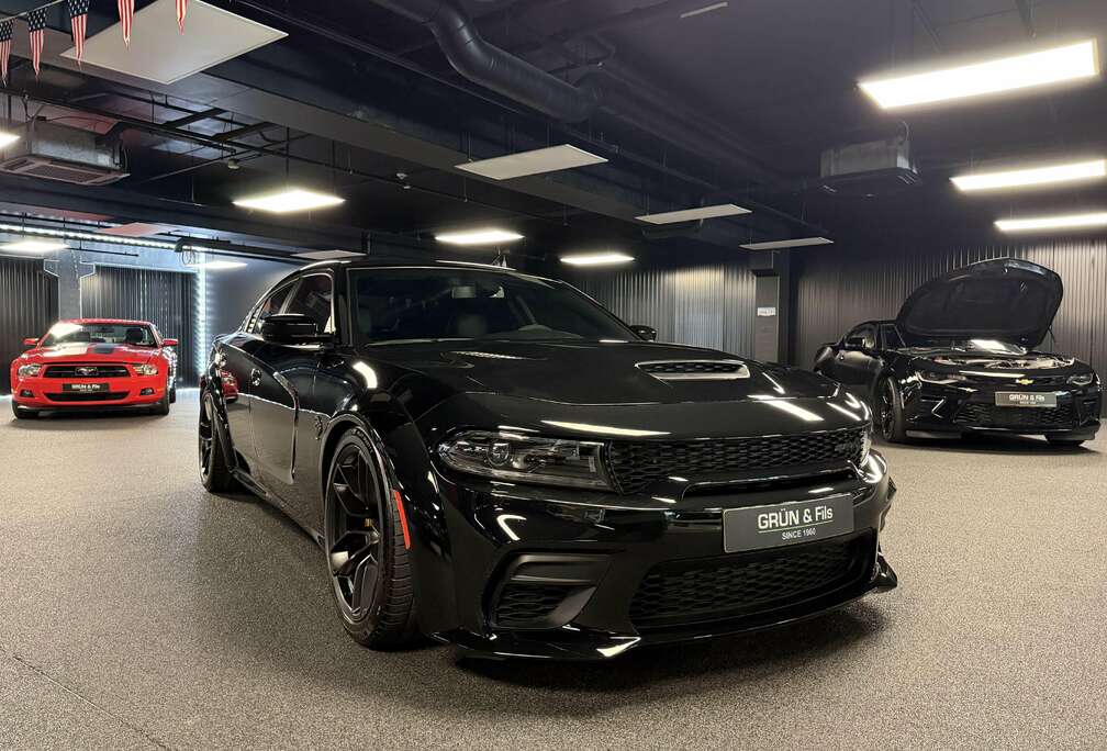 Dodge SRT HELLCAT JAILBREAK