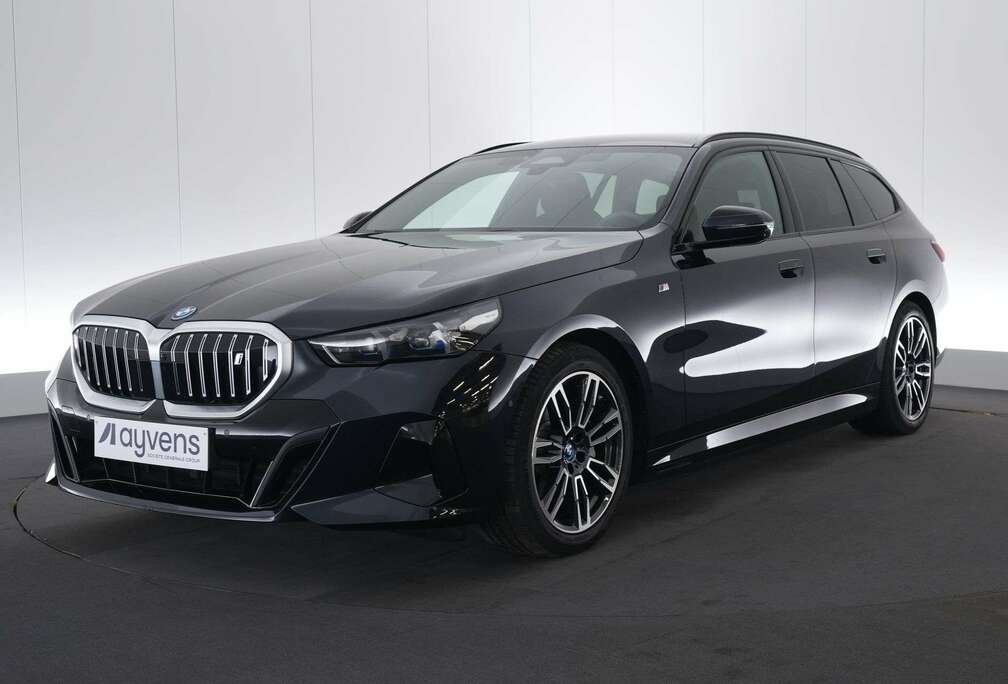 BMW eDrive40 M-Sport LEDER/CUIR LED GPS PDC 360°CAM Pa