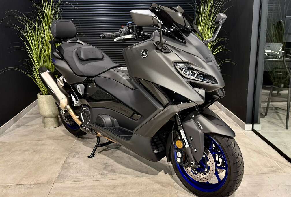 48CV !! 2.897 KM !! iCON BLACK AKRAPOViC MALOSSi