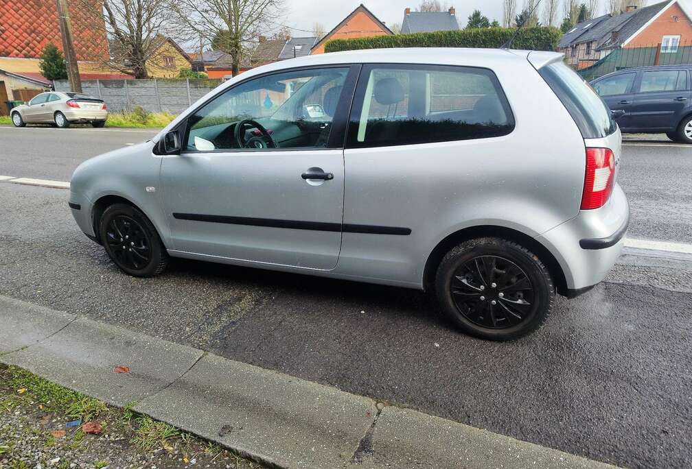 Volkswagen 1.4 16V - 75 Confort A