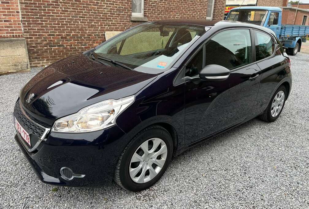 Peugeot 208 1.2i