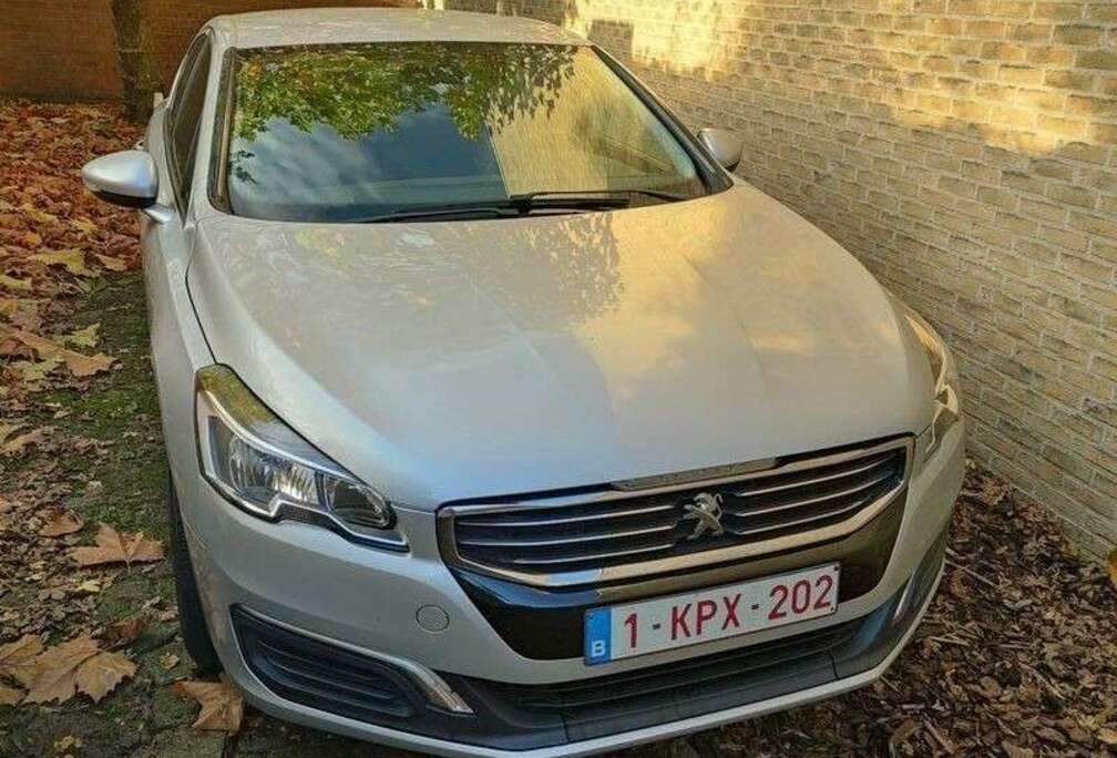 Peugeot 120 VTi EGS6 AUTOMAAT