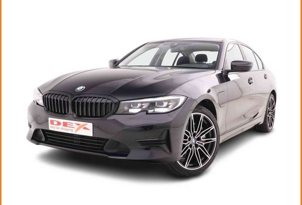 BMW 330e PHEV Advantage Black Line + Pro GPS + Live Co