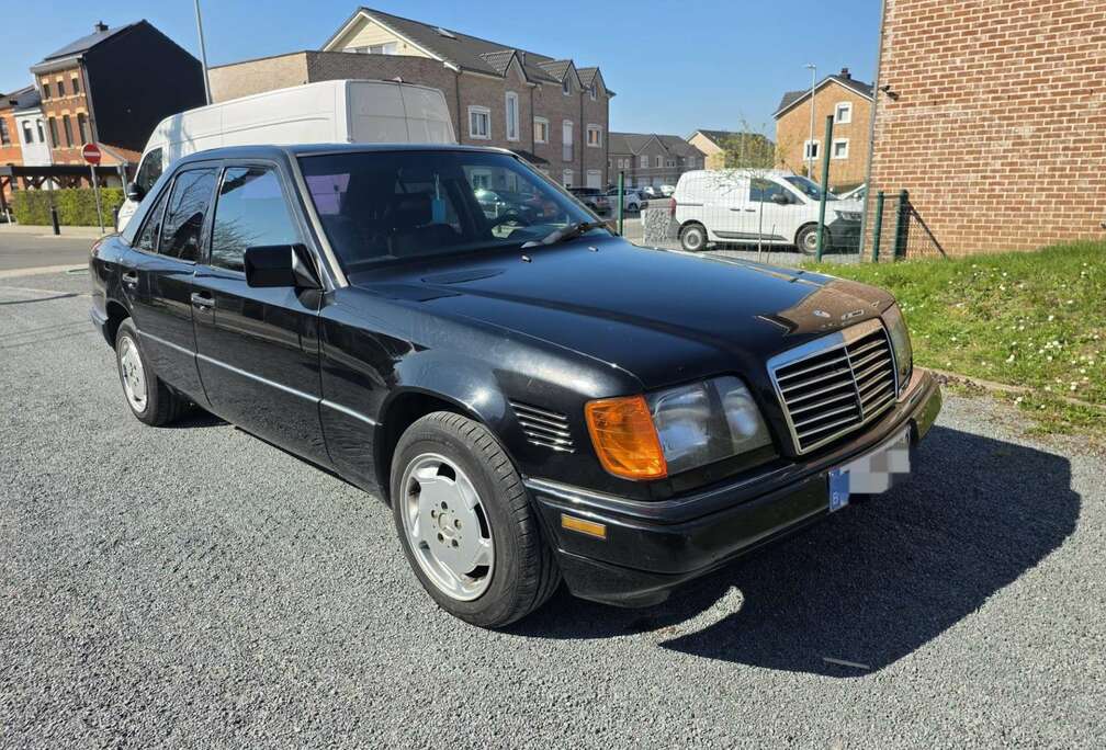 Mercedes-Benz ClasseE/Oldtimer/Full options/Prêt à immatr.