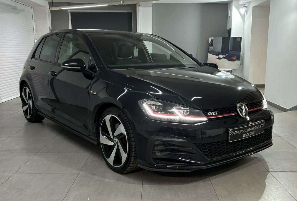 Volkswagen Golf 2.0 TSI Performance DSG