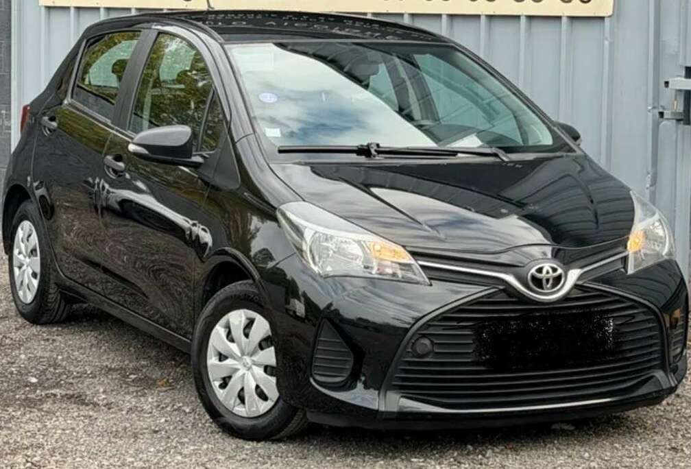 Toyota 1.0i Toyota Yaris 2015
