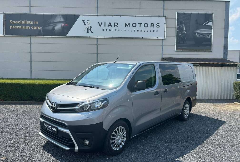Toyota 6Plaatsen Lichte Vracht