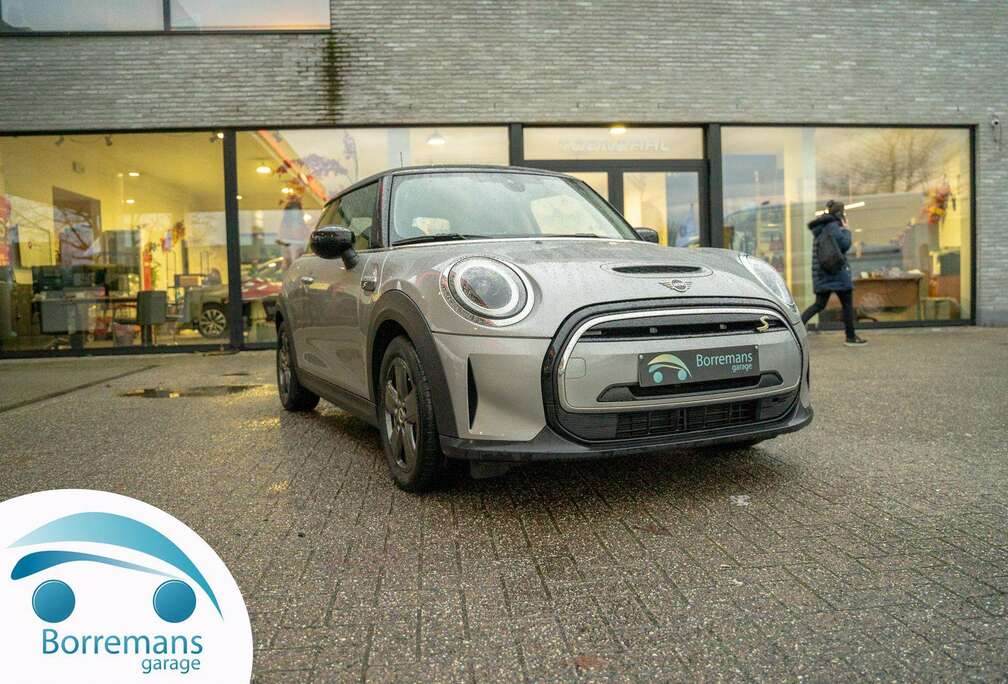 MINI 32.6 KWH COOPER SE184 PK NAVI/BLUETOOTH/ AUTOMAAT