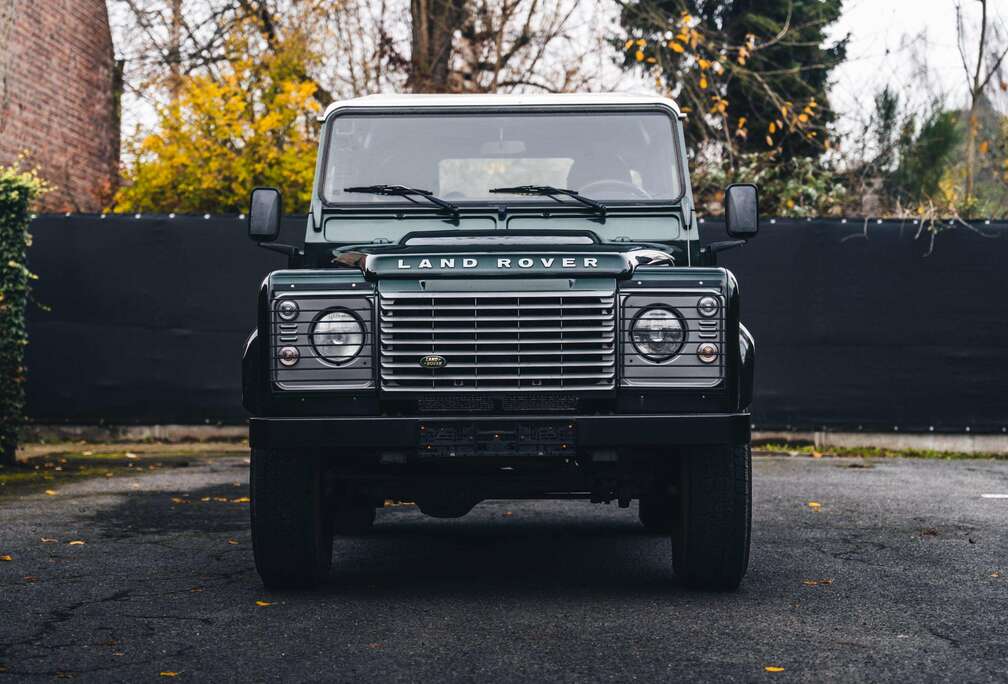 Land Rover Defender 110 Station Wagon SE