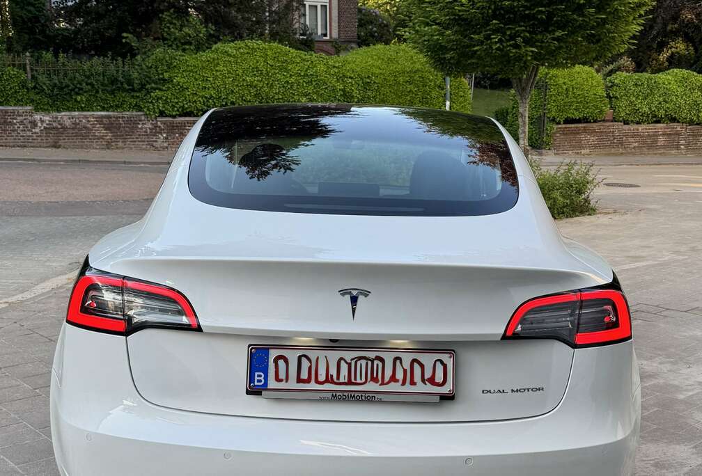 Tesla 75 kWh Long-Range Dual Motor