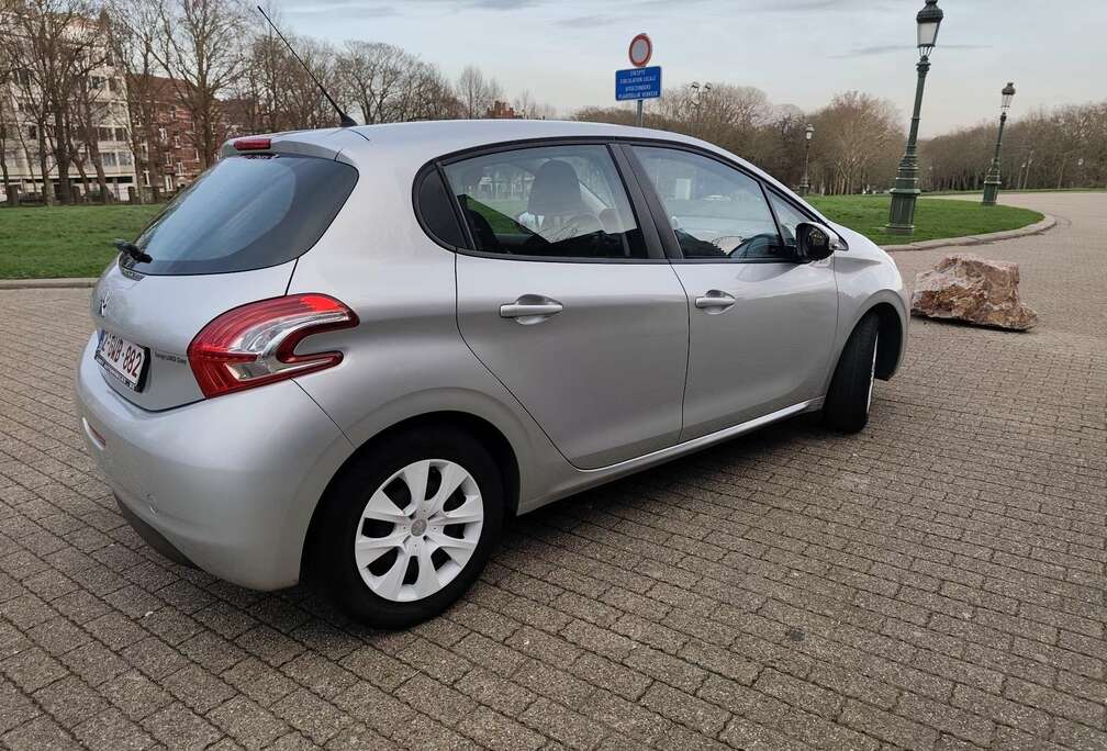 Peugeot 1.0 PureTech 68ch BVM5 Like