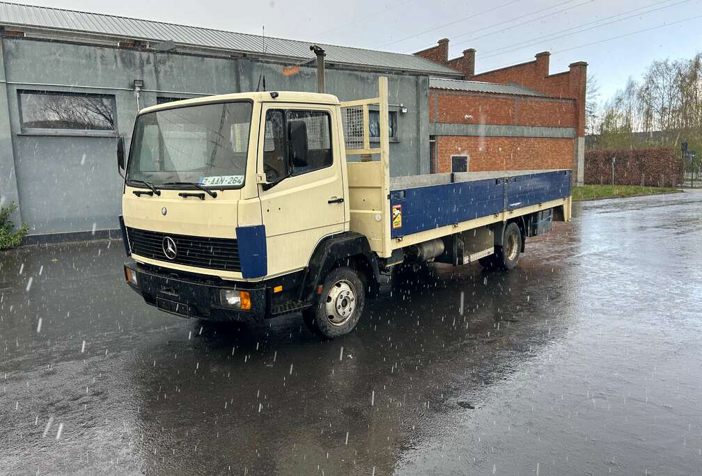 Mercedes-Benz 814 D LAME AVANT ET ARRIÈRE TRUCK LUXEMBOURGEOIS