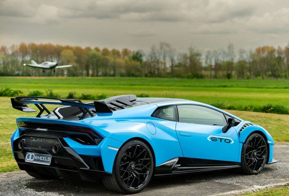 Lamborghini STO / TVA DEDUCTIBLE / LIFT SYSTEM