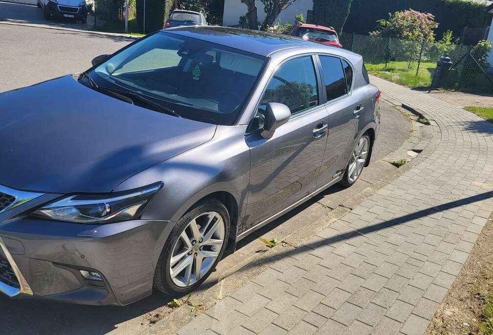 Lexus 1.8i Privilege Line