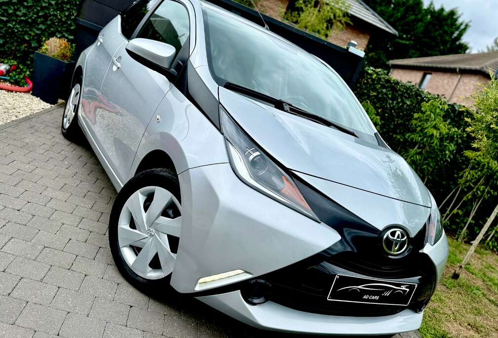 Toyota 1.0i *  5.000  KM  * VÉHICULE NEUF * FULL GPS AIRCO ❗️