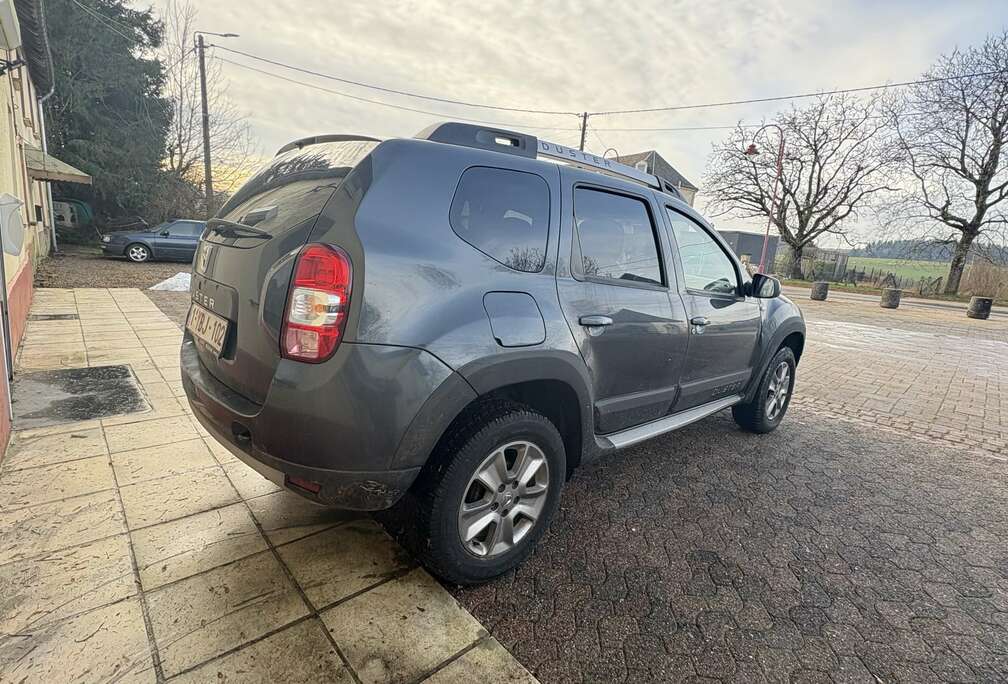 Dacia 1.6i 4x2 Ambiance