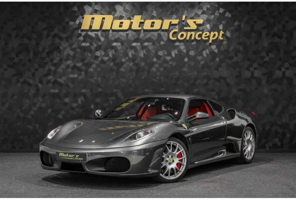 Ferrari Coupé - GRIGIO SILVERSTONE / ROSSO