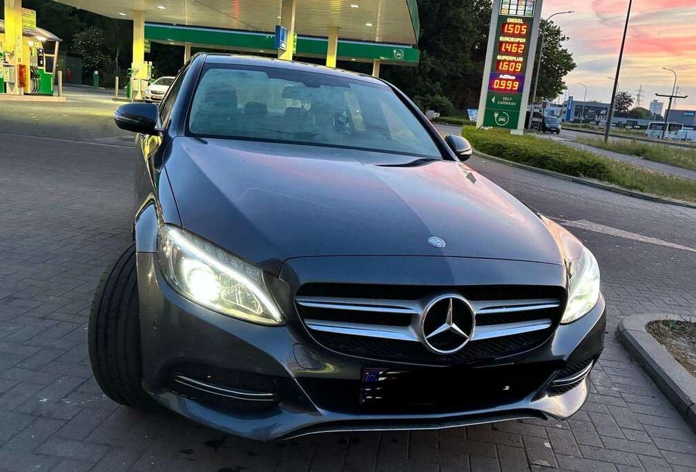 Mercedes-Benz C200