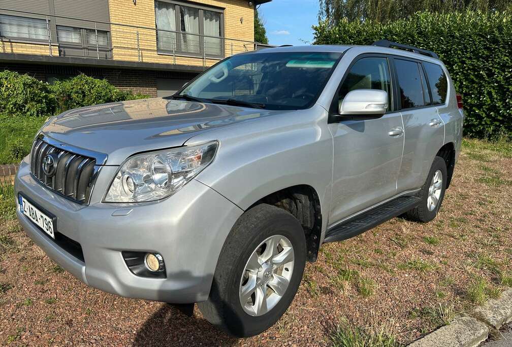 Toyota Landcruiser 3.0 D-4D - 7 places - camera - Export