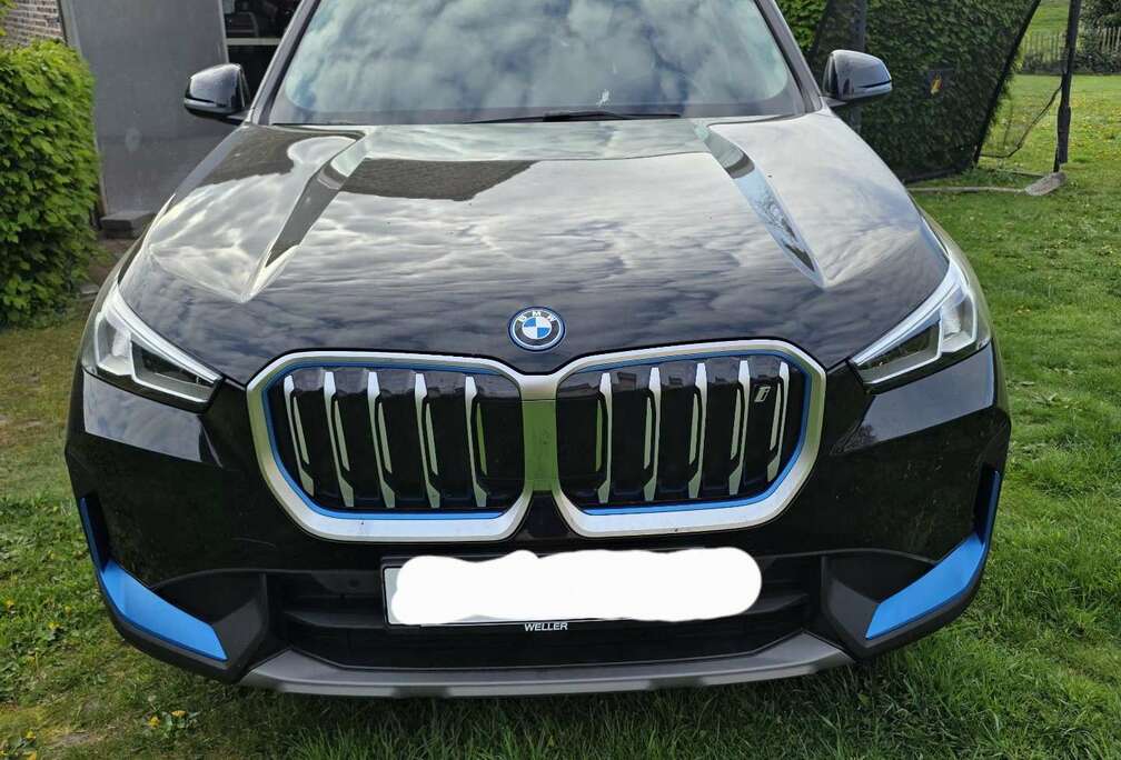 BMW 66.5 kWh xDrive30