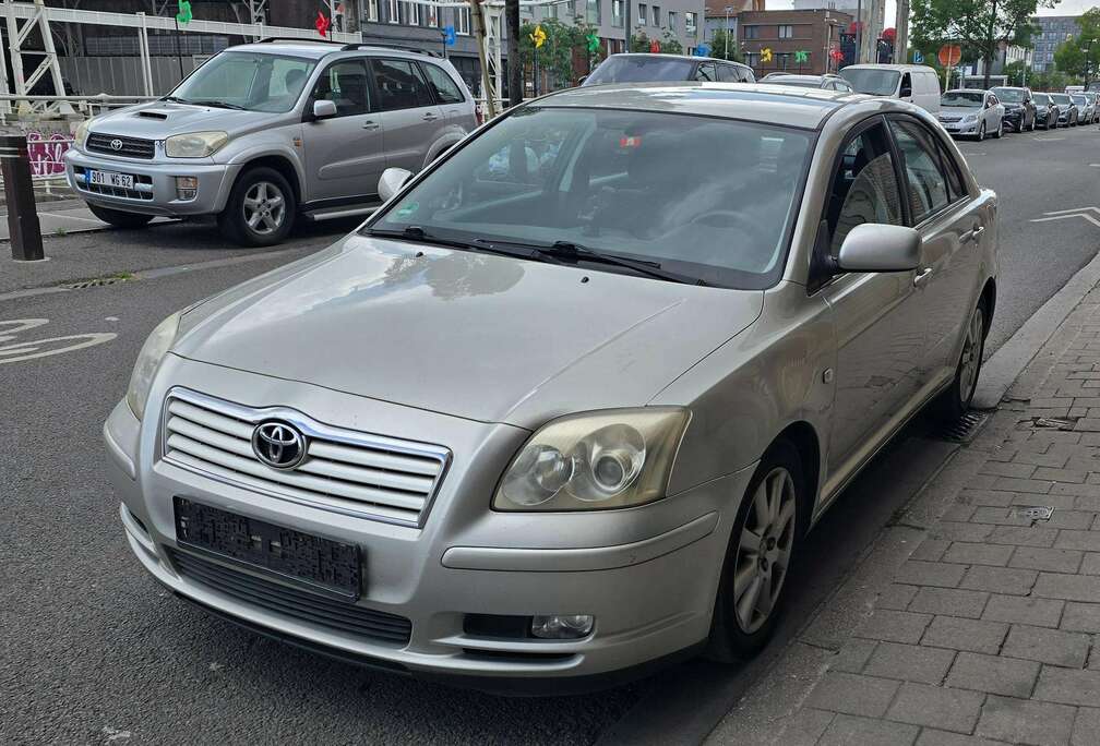 Toyota Avensis 1.8i VVT-i 16v Linea Terra