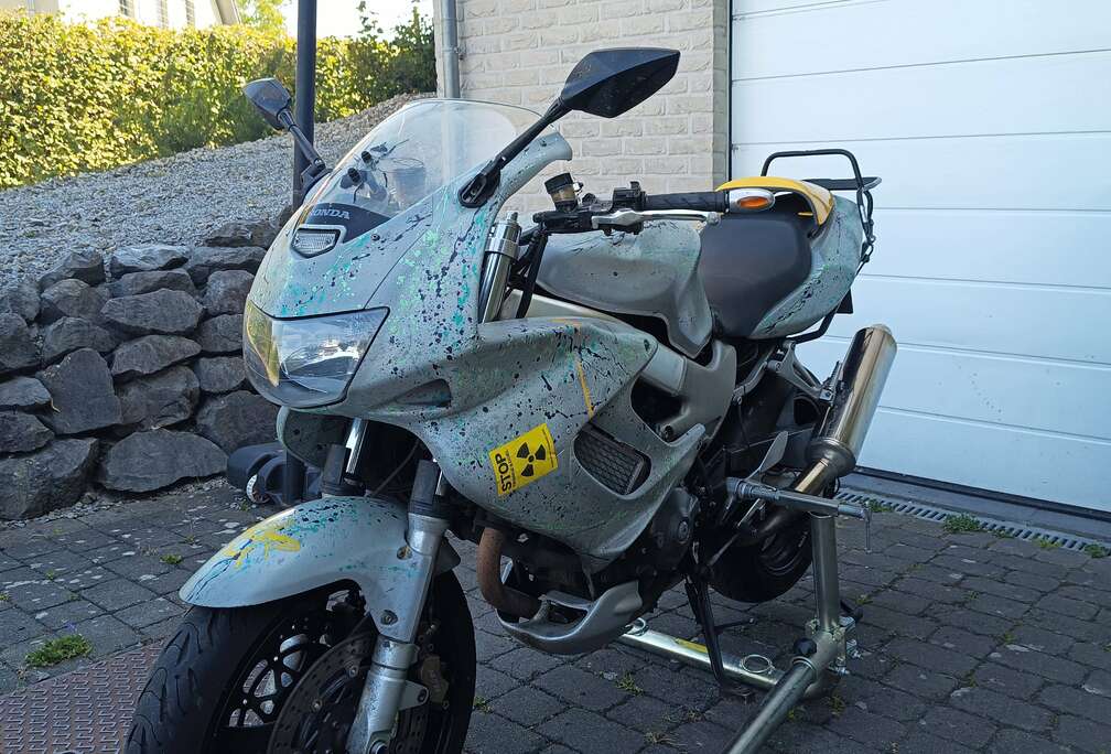 Honda SC36