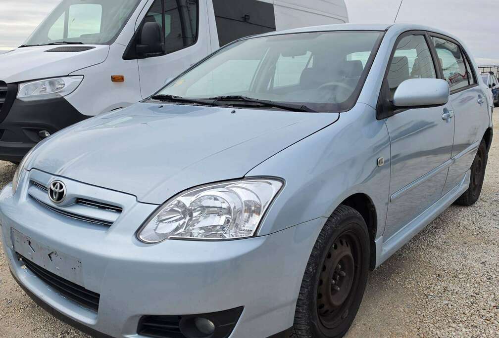 Toyota 1.4 Turbo D4D Linea automatiques 5 portes airco