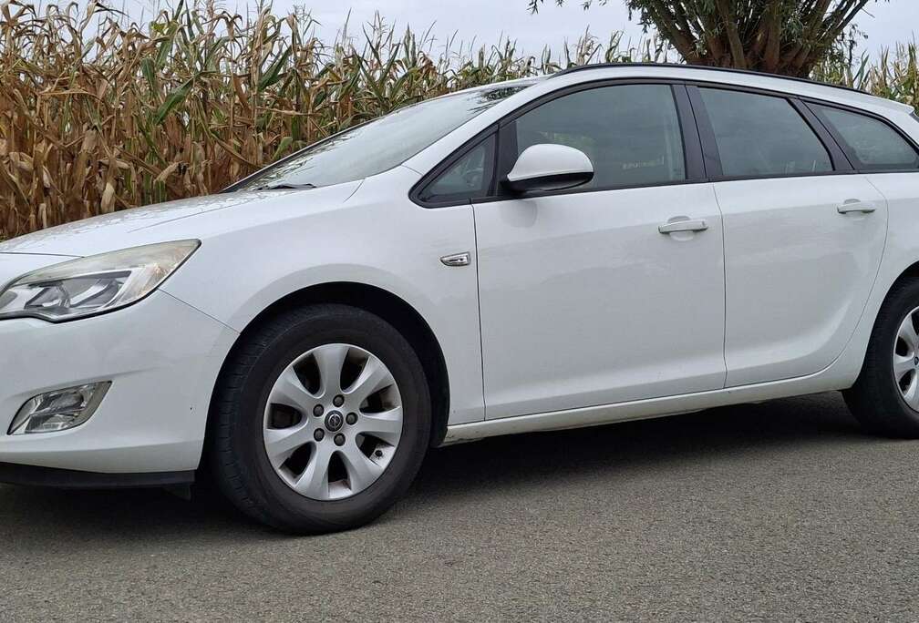 Opel 2.0 CDTI DPF Sports Tourer Design Edition