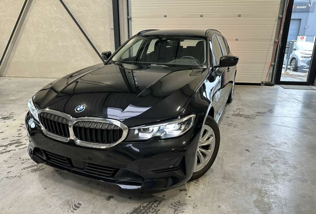 BMW Touring PHEV - ACC CarPlay Camera Leder