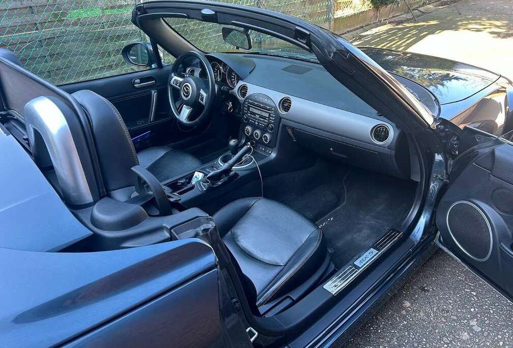 Mazda MX-5 Roadster Coupé 1.8i Active