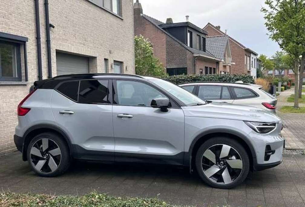 Volvo E-XC40 82 kWh 4WD Recharge Twin Ultimate(300kW) FULL OPTION
