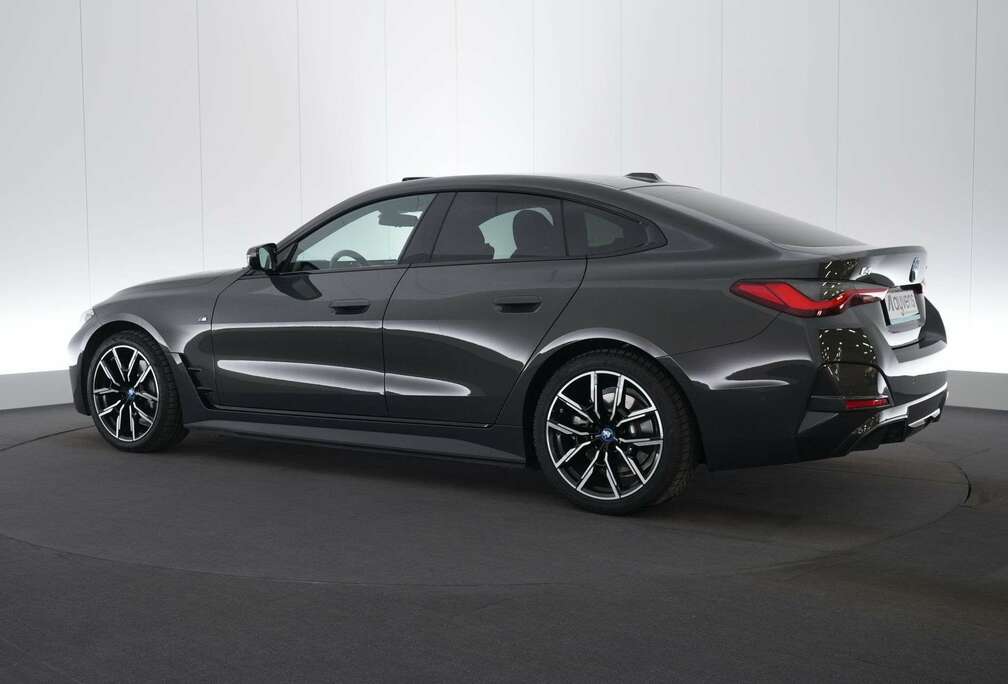 BMW eDrive40 M-Sport Innovation LEDER/CUIR Laser LED G