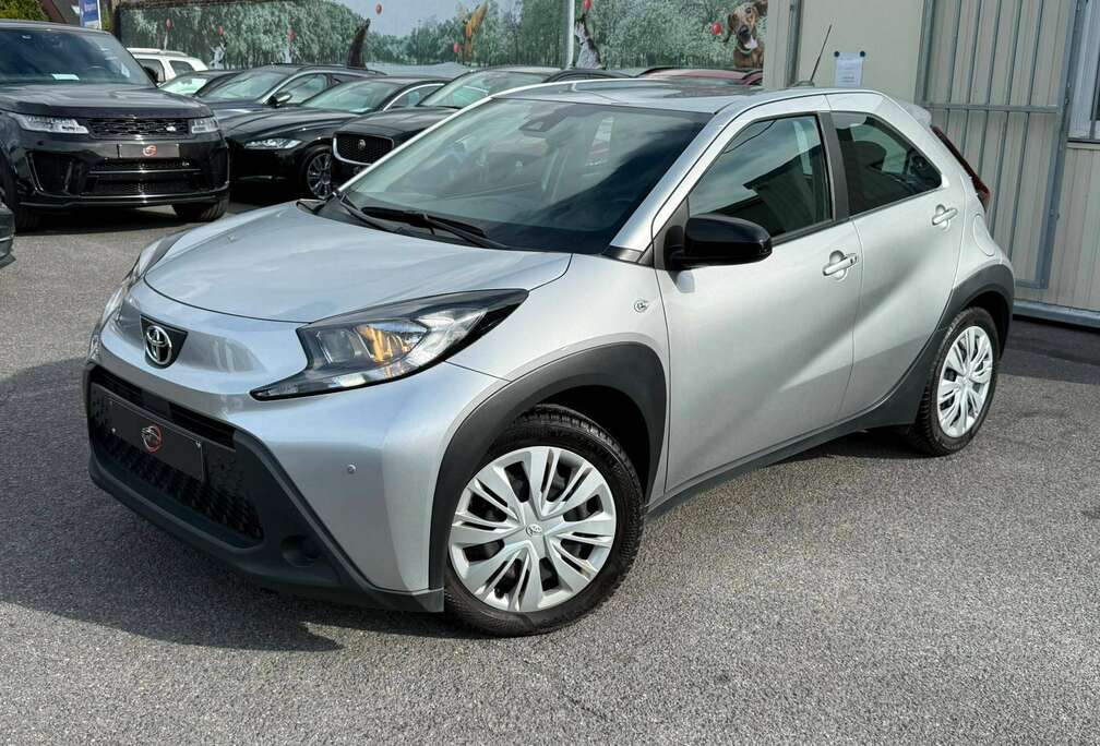 Toyota AUTO / CARPLAY / CAMERA / KEYLESS / PDC