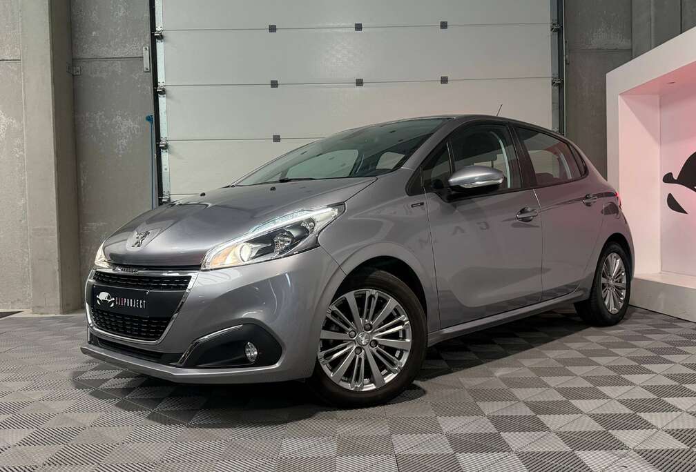 Peugeot 1.2i Signature, Boite Auto, GPS, Capteurs AR, Car-Play