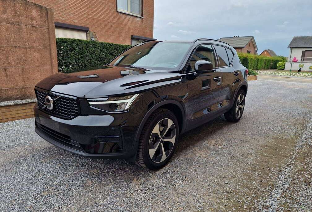 Volvo XC40 2.0 B3 MHEV Plus Dark Limited Edtion DCT Plus Dark Limited Edtion