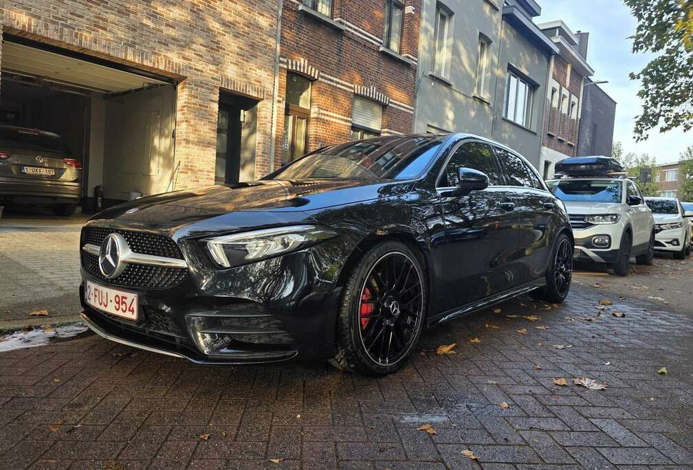 Mercedes-Benz A180 AMG PACK