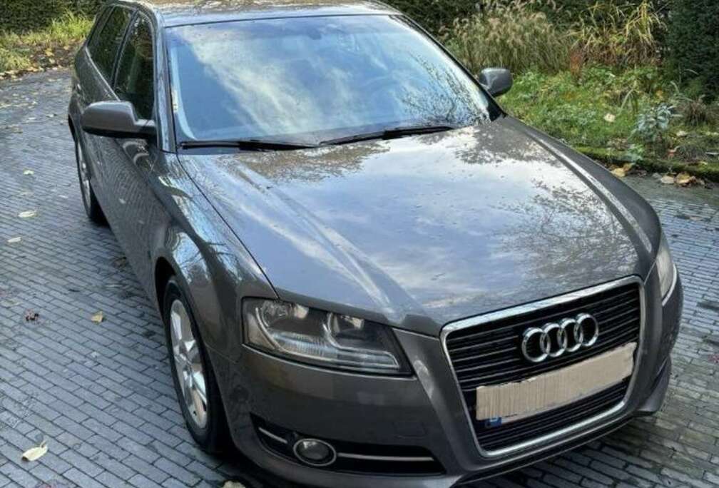 Audi 1.6 TDI Sportback DPF S tronic Ambition