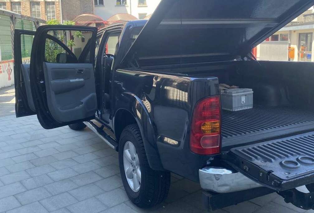 Toyota 2.5 D-4D 4WD SR Antarctica