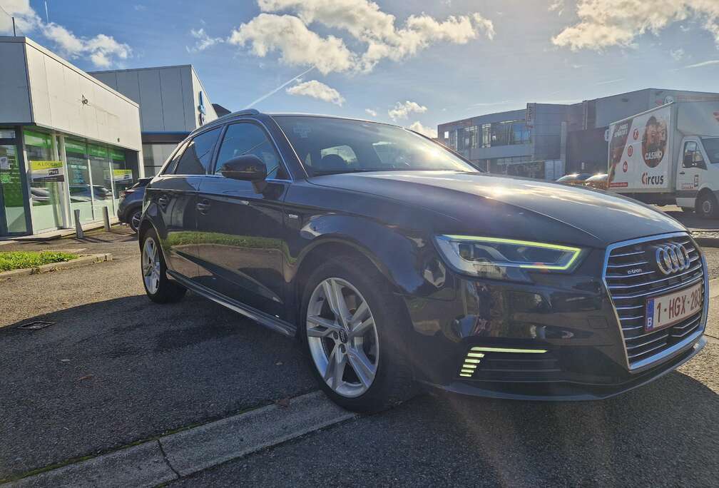 Audi Sportback 40 e-tron S Line TFSI