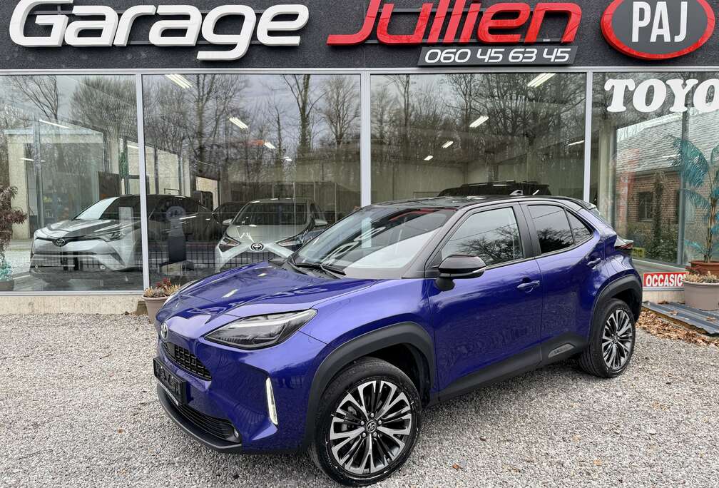 Toyota 1.5 Hybrid Collection - Bi-Tone