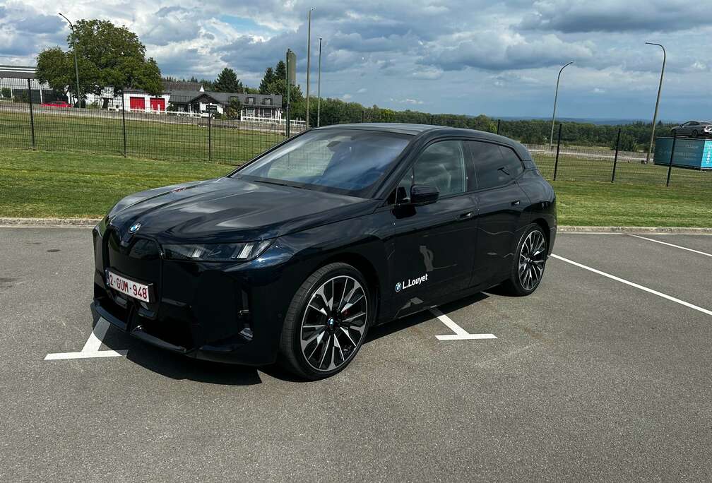 BMW iX 100.6 kWh xDrive45 M Edition