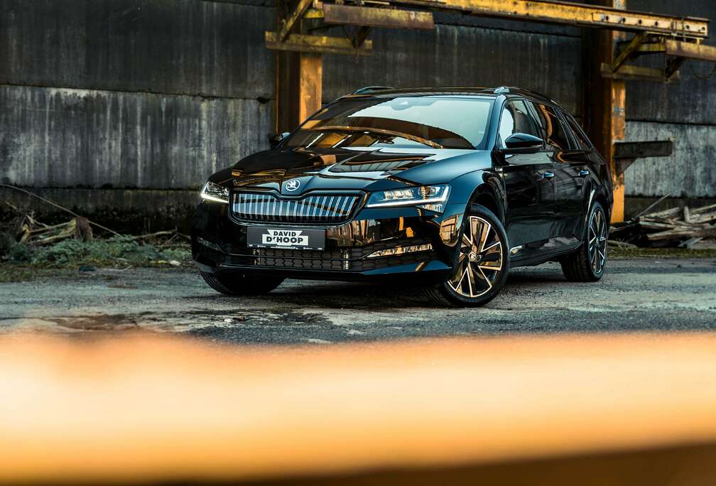 Skoda 1.4 TSI PHEV  DSG  SPORTLINE  17KM  PANO