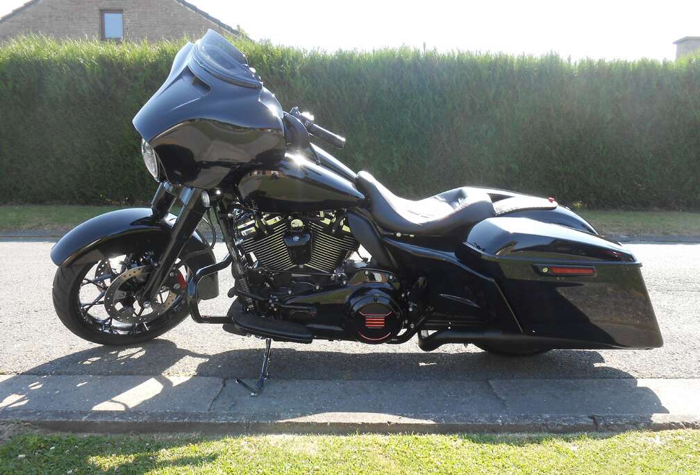 Street Glide Spécial